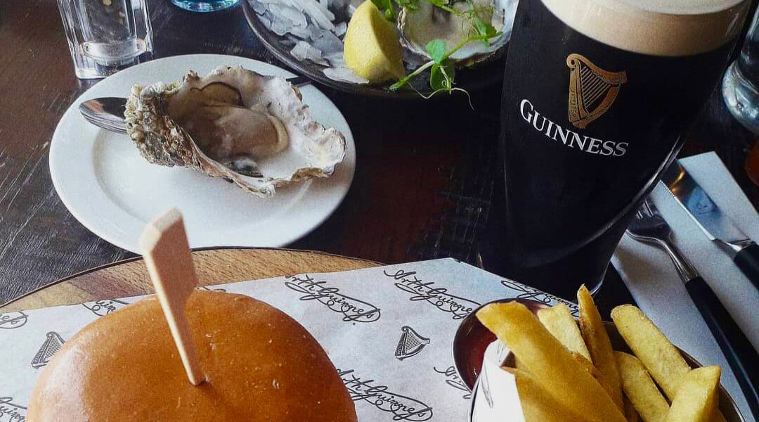 Hamburger, patatine e ostriche al Guinness Museum
