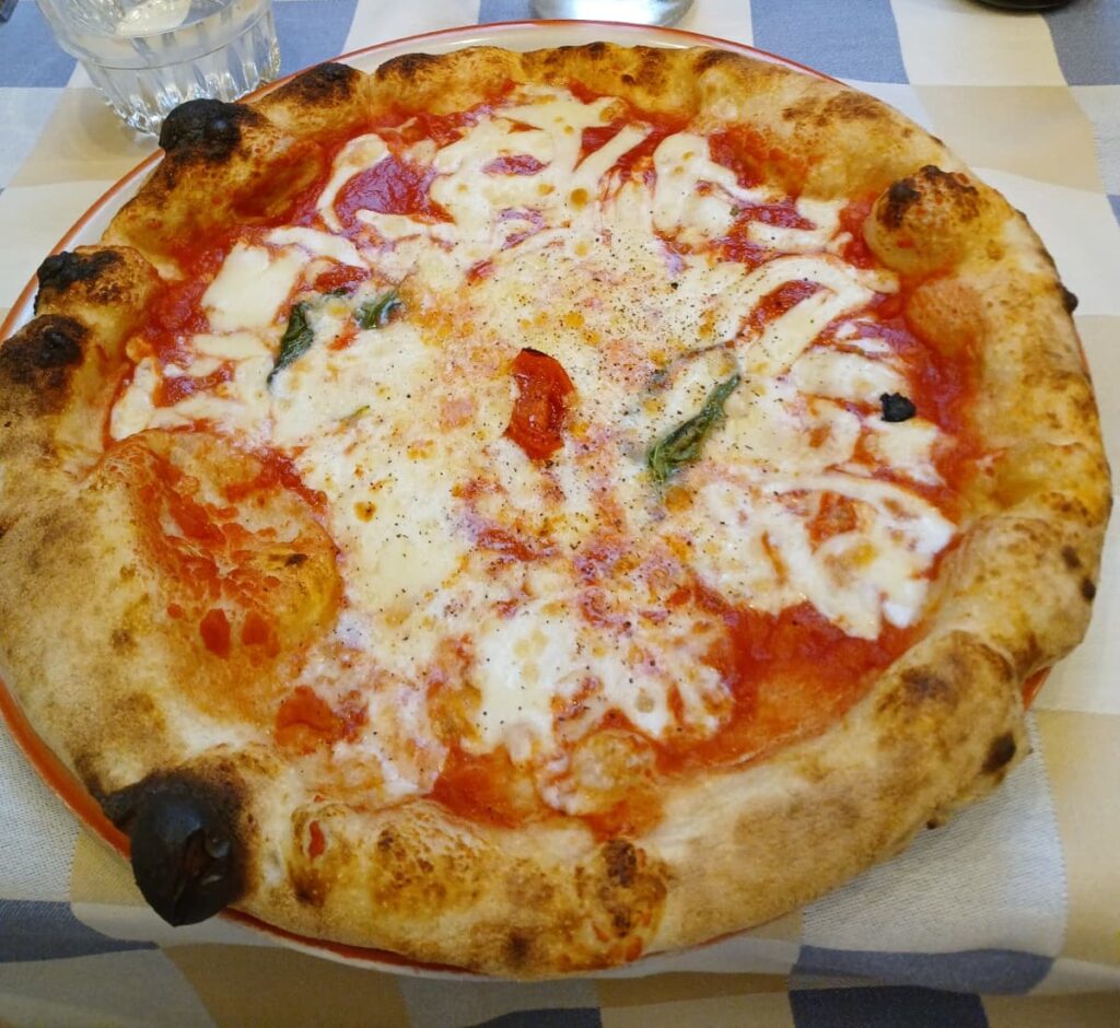 Pizza margherita
